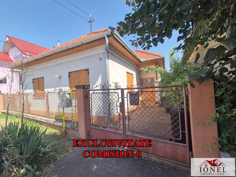 Casă individuală cu 3 camere cu Canalizare în Est