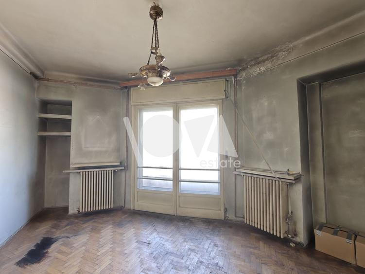 Apartament cu 3 camere semidecomandat în P-ța Sfântul Ștefan