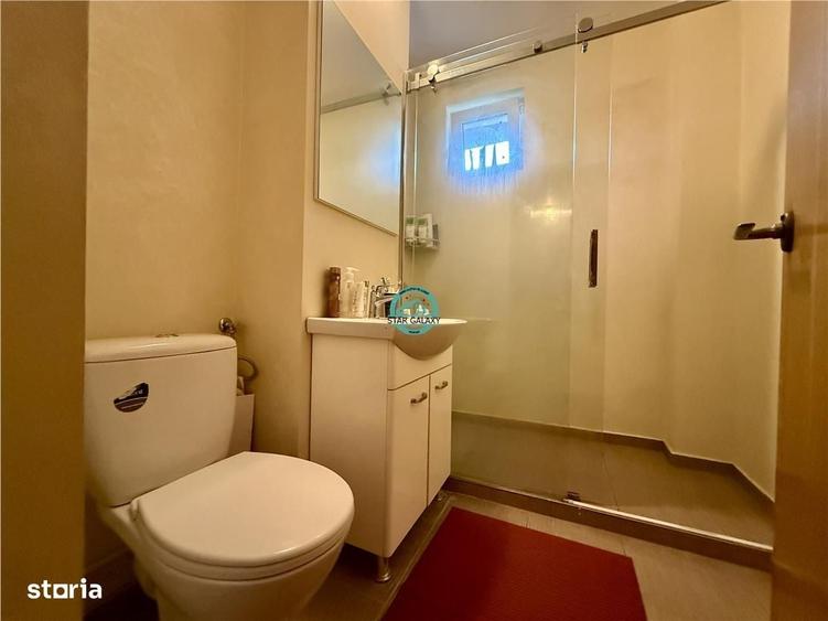Apartament tip penthouse cu 5 camere de inchiriat, zona Poli 2 - 8
