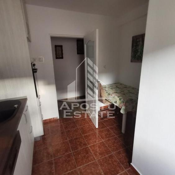 Apartament cu 3 camere decomandat în Complex Studențesc