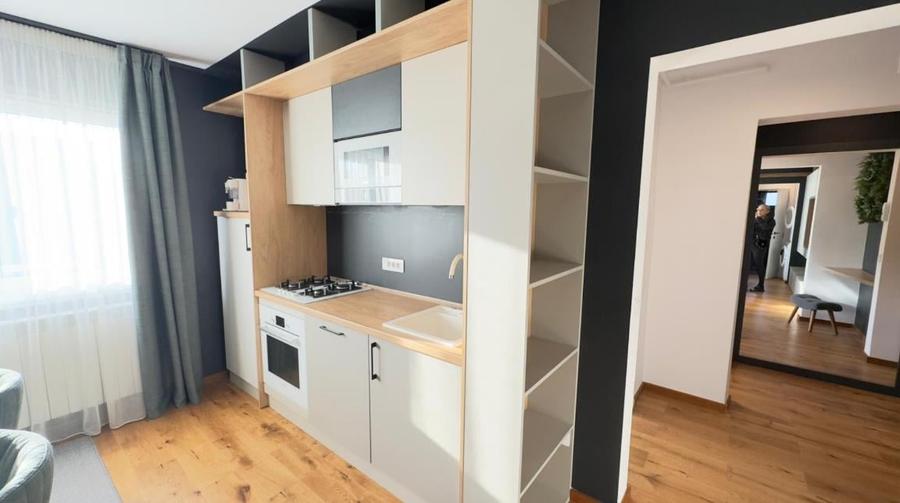 Apartament cu 3 camere decomandat în Astra