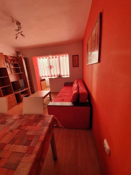 Apartament cu 2 camere nedecomandat în Central