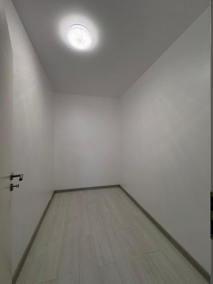 Apartament cu 2 camere decomandat, mobilat în Tractorul