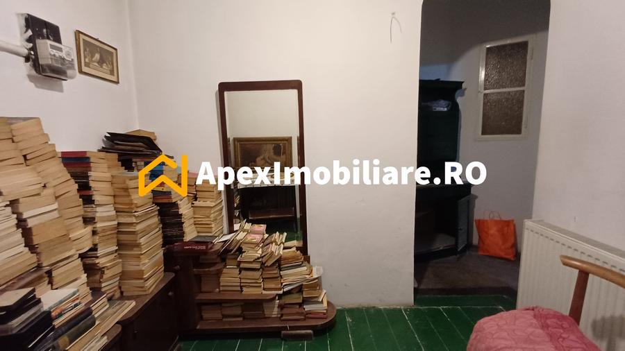 Apartament cu 4 camere circular, mobilat în Gara de Nord