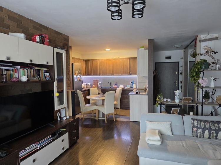 Apartament cu 2 camere semidecomandat în Bună Ziua