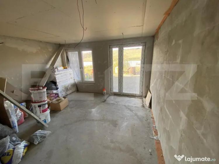 Casă cu 3 camere cu Teren 351 Mp în Câmpenești