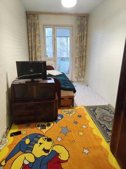 Apartament cu 3 camere semidecomandat în Șagului