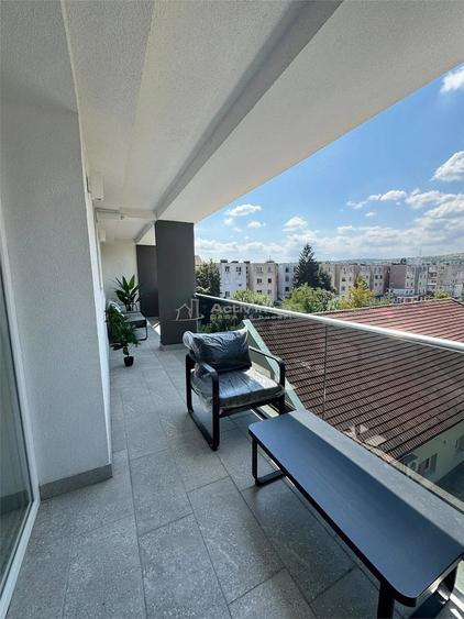 Apartament cu 2 camere decomandat în 22 Decembrie