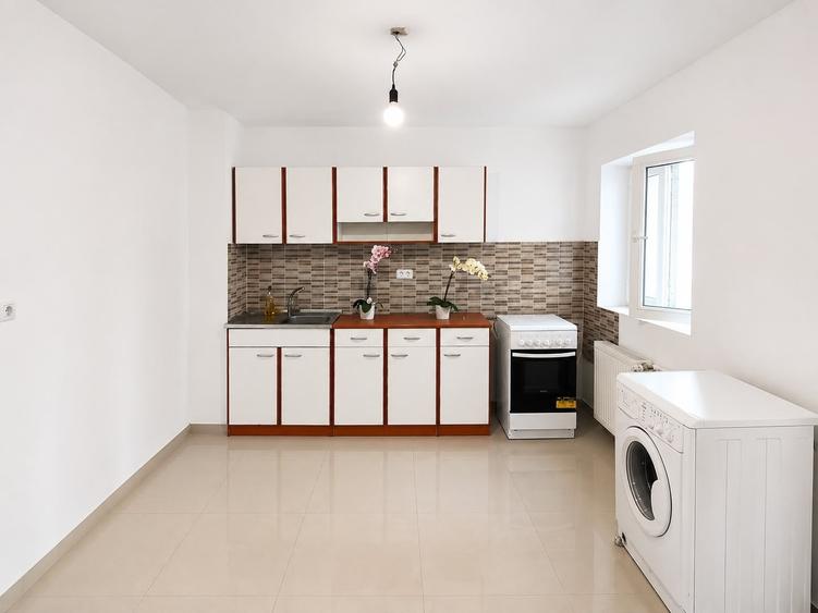 Apartament cu 2 camere semidecomandat, mobilat în Rahova