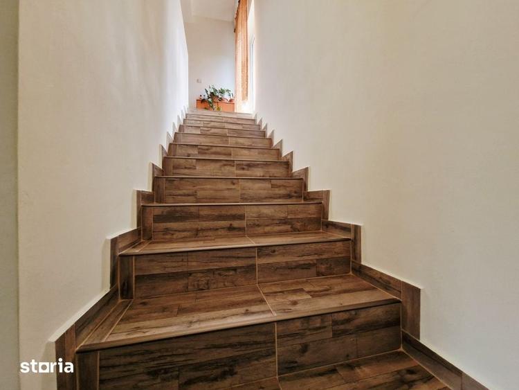 Casă cu 4 camere cu Teren 180 Mp în Borhanci
