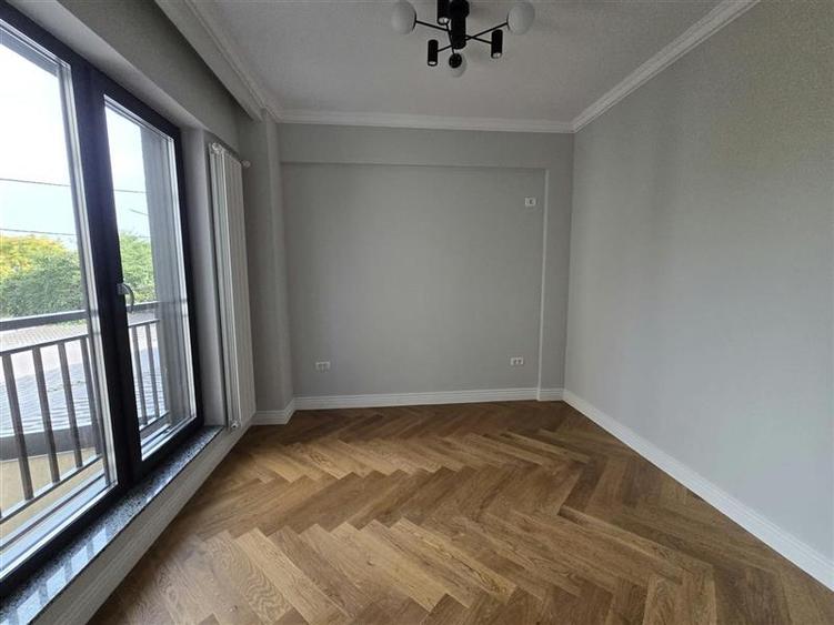 Apartament cu 3 camere decomandat în Bucureștii Noi