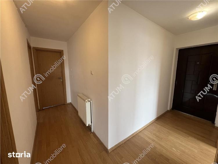 Apartament cu 3 camere decomandat, mobilat în Trei Stejari