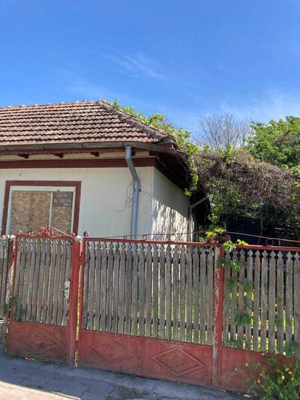 Casă cu 4 camere în Fetești-Gară