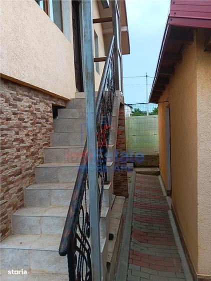 Casă cu 4 camere în Rediu