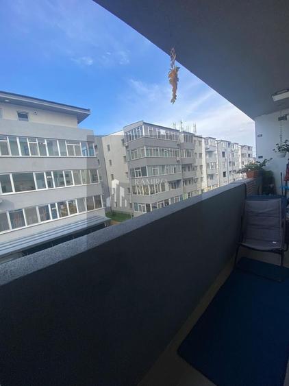 Apartament cu 3 camere semidecomandat, mobilat în Metalurgiei