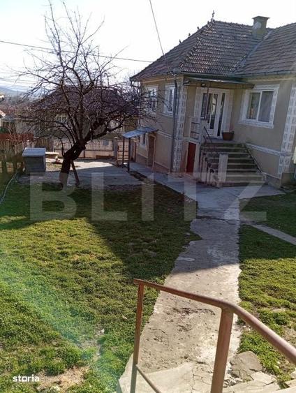 Casă cu 4 camere cu Teren 3100 Mp în Central