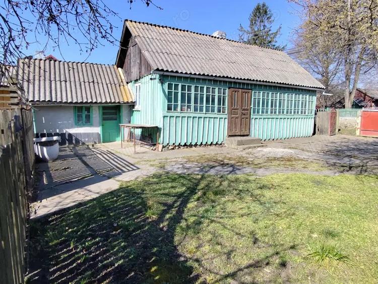 Casă cu 3 camere în Siret