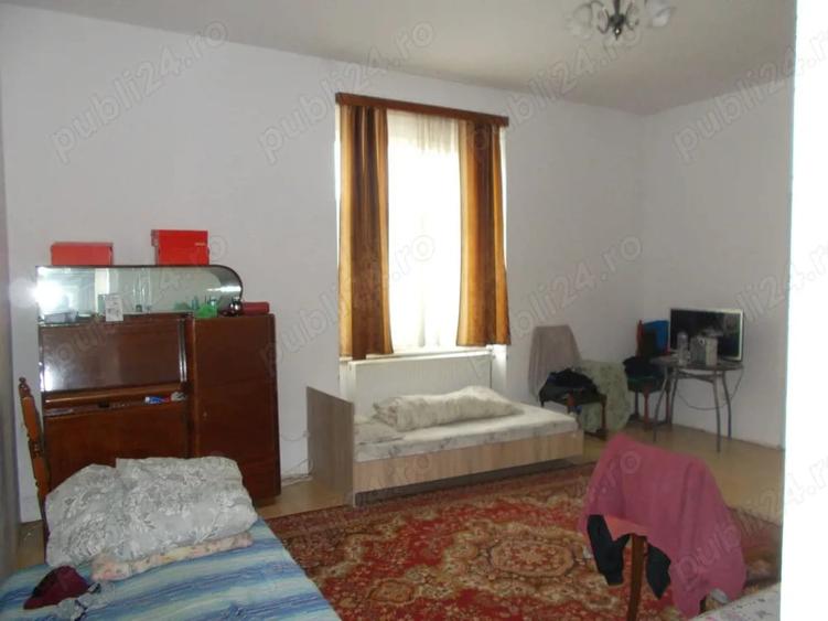 Casă cu 4 camere cu Teren 1800 Mp în Pișchia