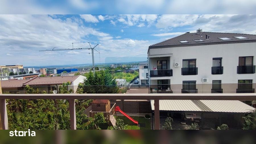 Apartament cu 3 camere decomandat în Europa