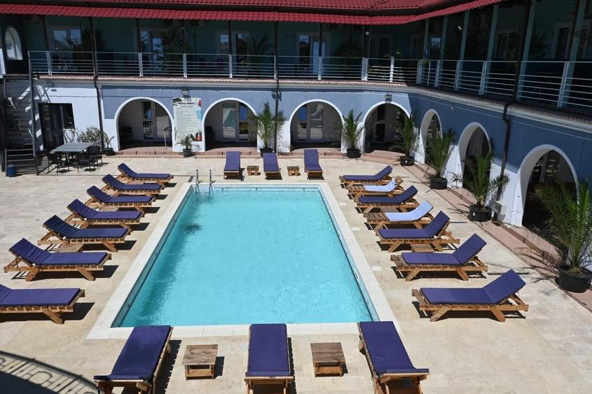 Casă individuală cu 25 camere cu Piscina în Central