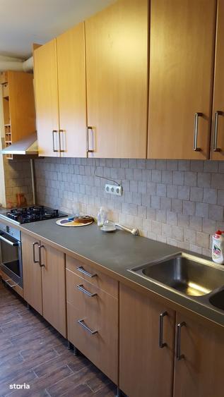 Apartament cu 4 camere în Crângași