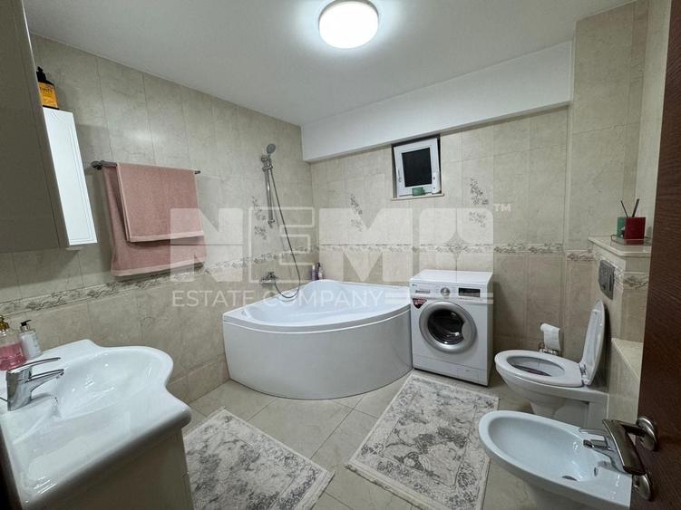 Apartament cu 3 camere, mobilat în Burdujeni