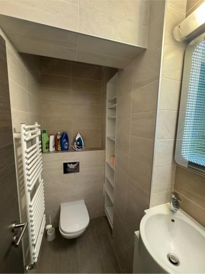 Apartament cu 3 camere decomandat, mobilat în Craiovița Nouă