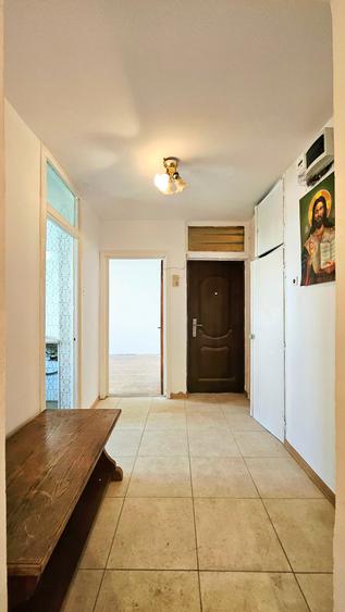 Apartament cu 3 camere decomandat în Dristor