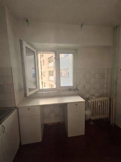 Apartament cu 2 camere decomandat în Parcul Carol