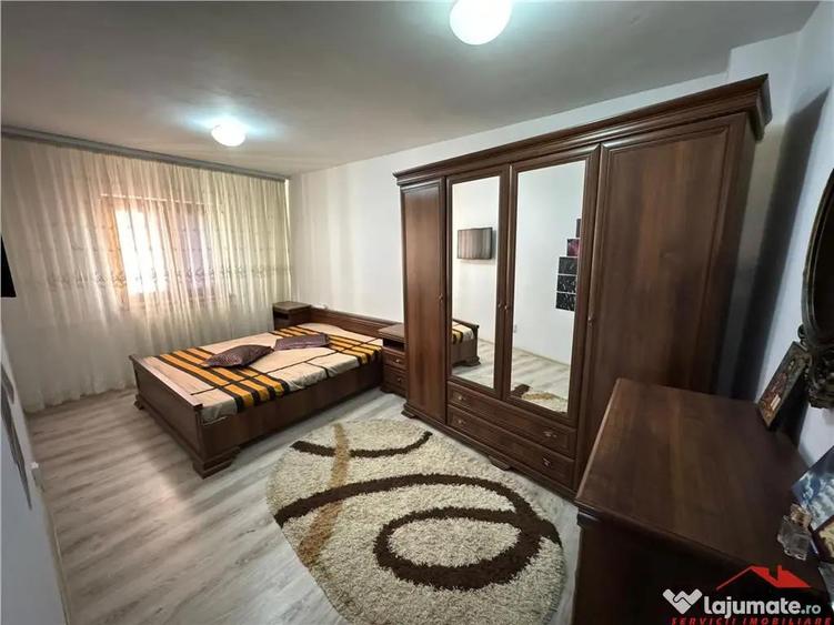 Apartament cu 4 camere decomandat în Obor
