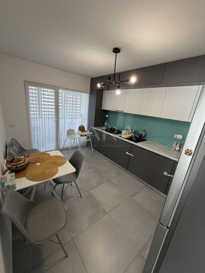 Apartament cu 3 camere decomandat, mobilat în Sânnicoară