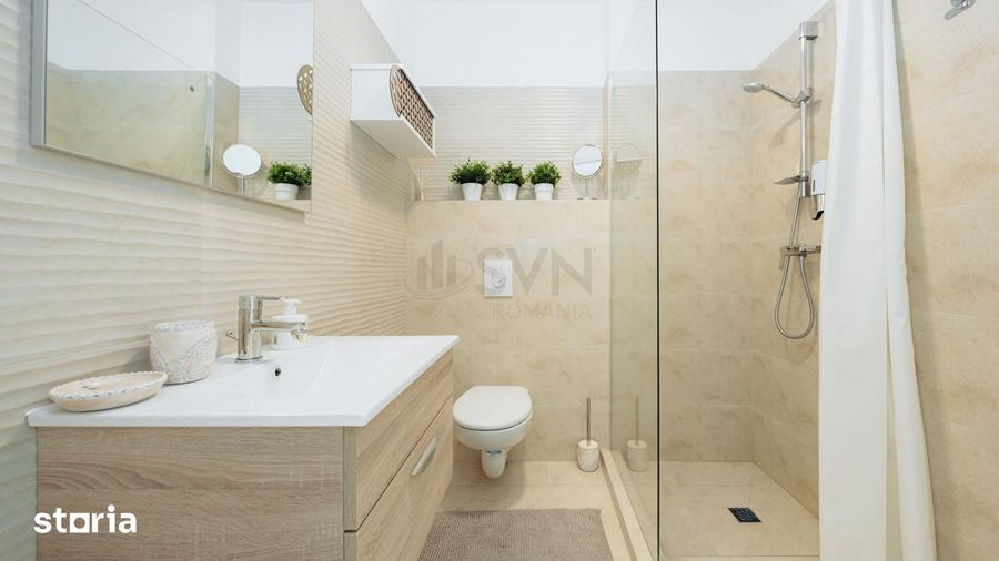 Casă cu 5 camere cu Teren 100 Mp în Central