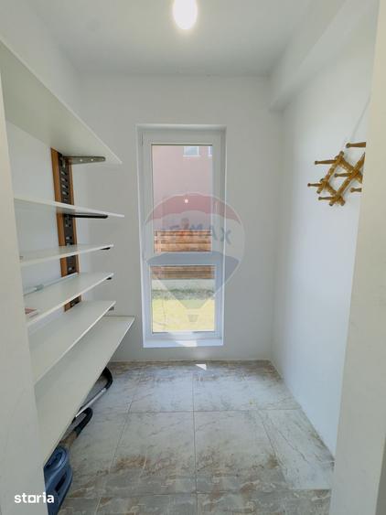 Casă cu 5 camere cu Teren 500 Mp în Paleu