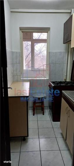 Apartament cu 2 camere semidecomandat în Podu Roș