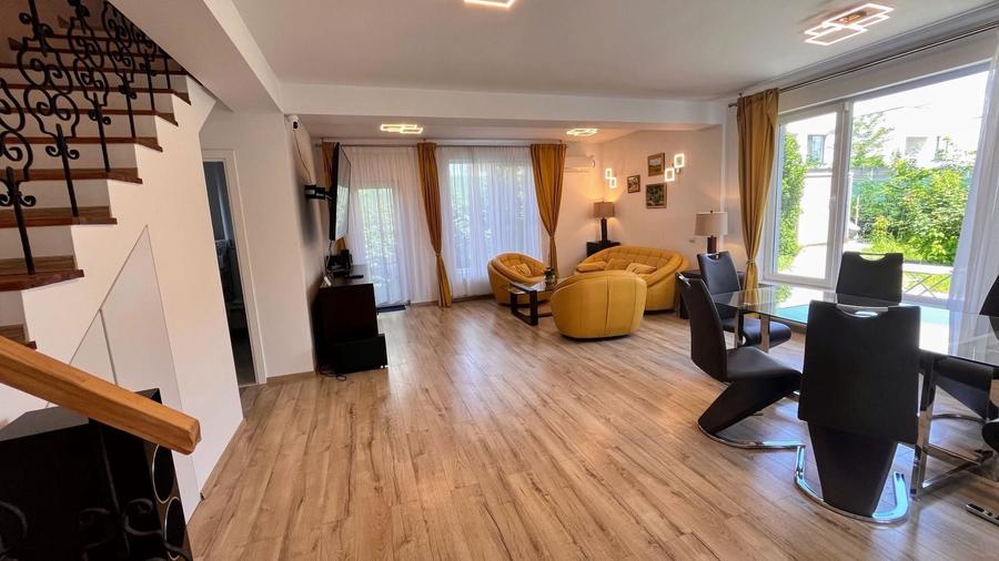Duplex cu 4 camere cu Canalizare în Central