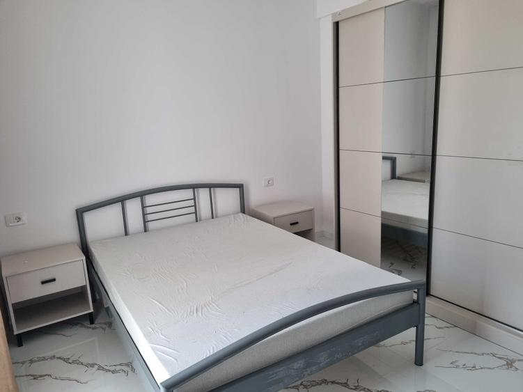 Garsonieră decomandată în Sud