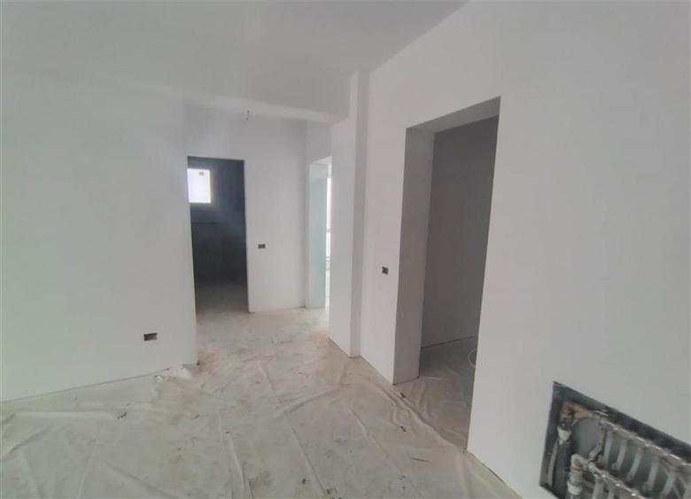 Apartament cu 3 camere decomandat în Obcini