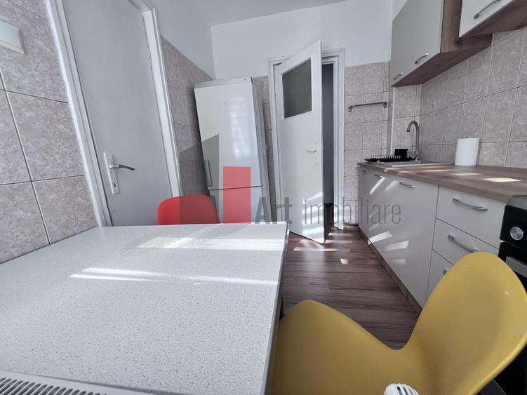 Apartament cu 3 camere decomandat în Giulești