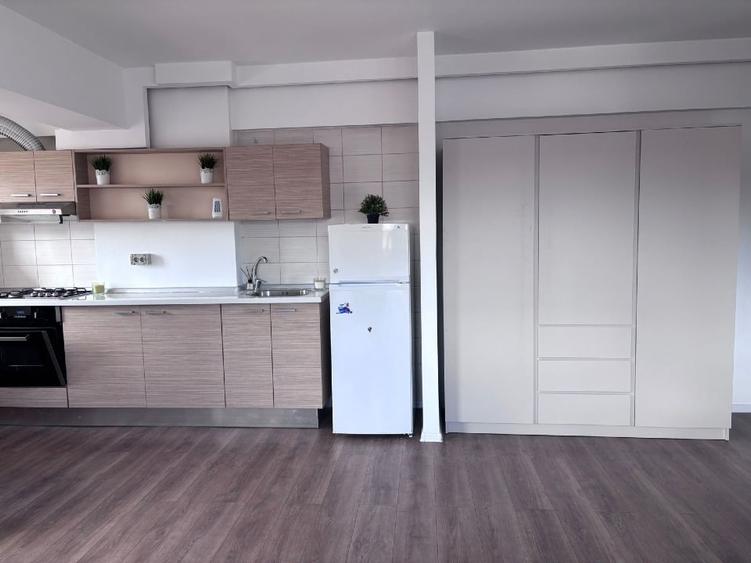 Apartament cu 2 camere semidecomandat, mobilat în Lujerului
