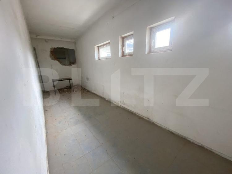 Spațiu comercial, de 488 mp, în Jibou