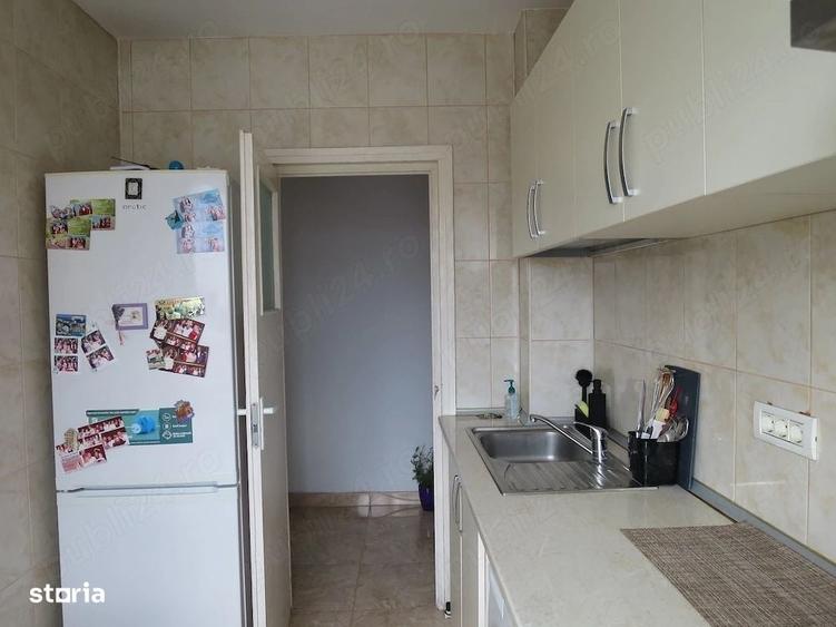 Apartament cu 3 camere decomandat în Basarab
