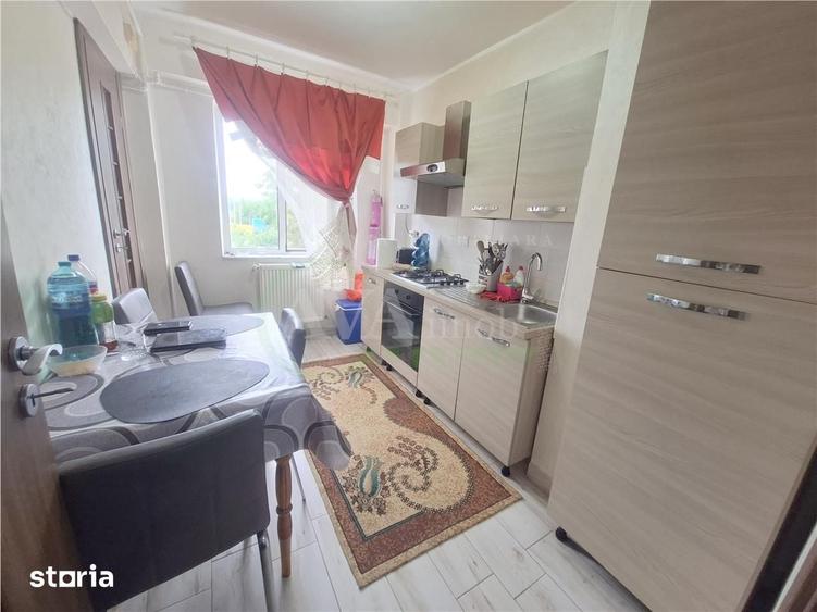 Apartament cu 3 camere semidecomandat în Republicii