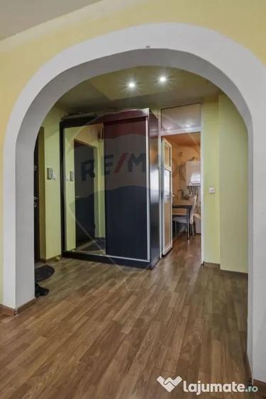 Apartament cu 4 camere decomandat în Sebastian
