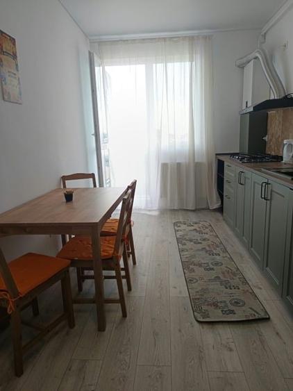 Apartament cu 2 camere decomandat, mobilat în Central