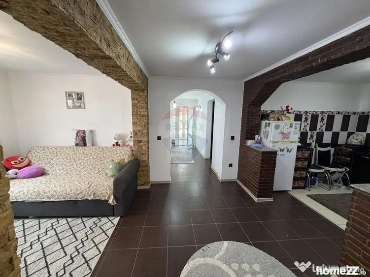 Casă cu 3 camere cu Teren 443 Mp în Central