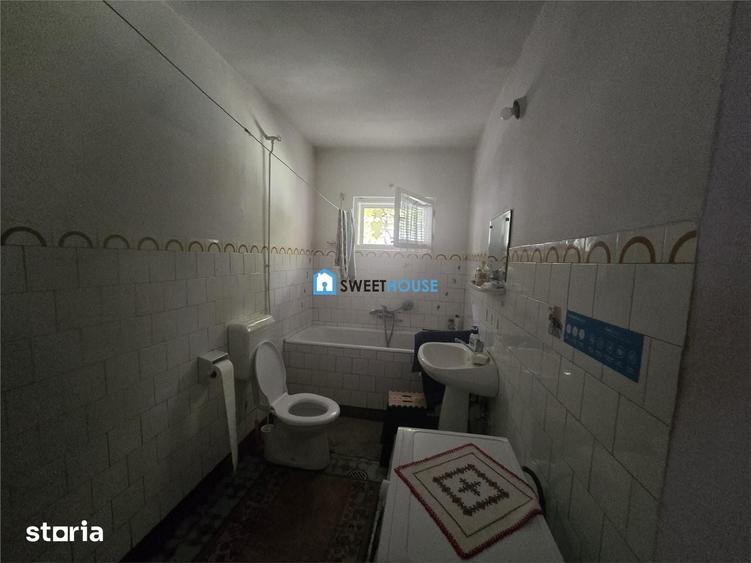 Casă cu 5 camere cu Teren 704 Mp în Central
