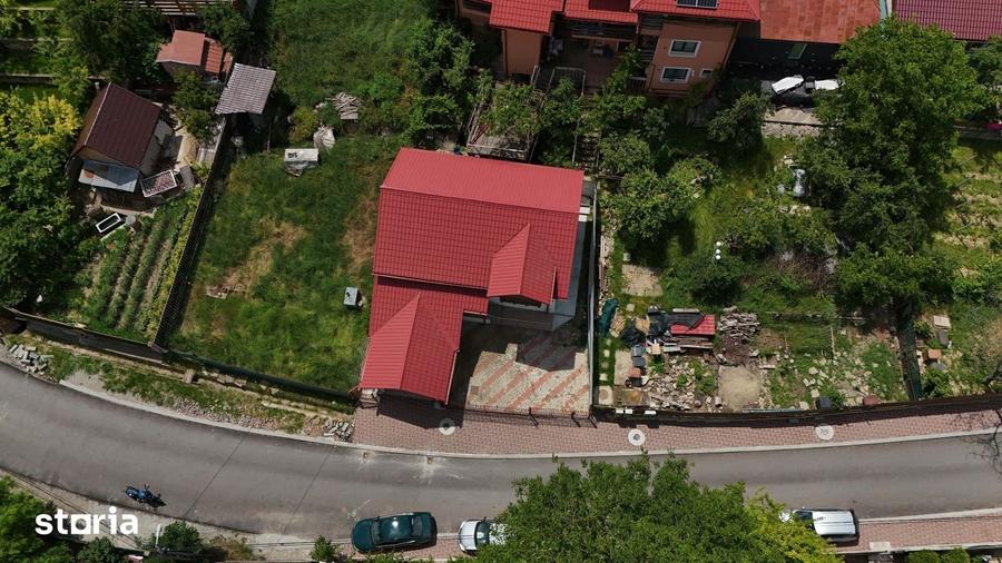 Casă cu 6 camere decomandat cu Teren 196 Mp în Sărărie