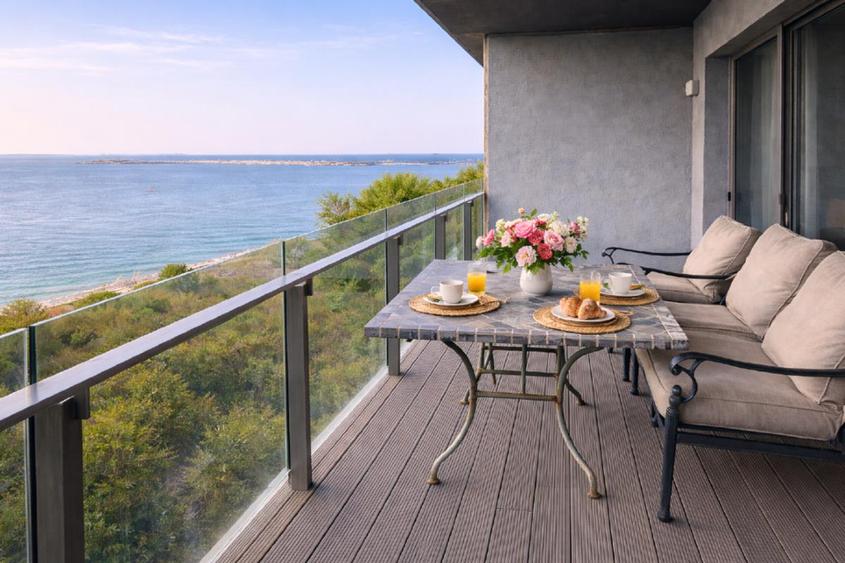 Apartament cu 3 camere decomandat, mobilat în Faleza Nord