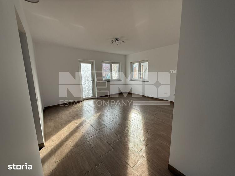 Casă cu 5 camere cu Teren 500 Mp în Central