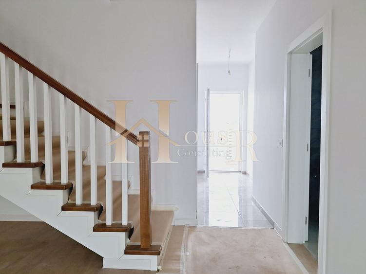 Duplex cu 4 camere cu Canalizare în Moșnița Nouă